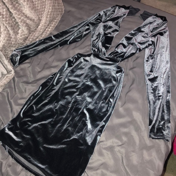 Fashion Nova Charcoal velvet dress - Picture 7 of 7